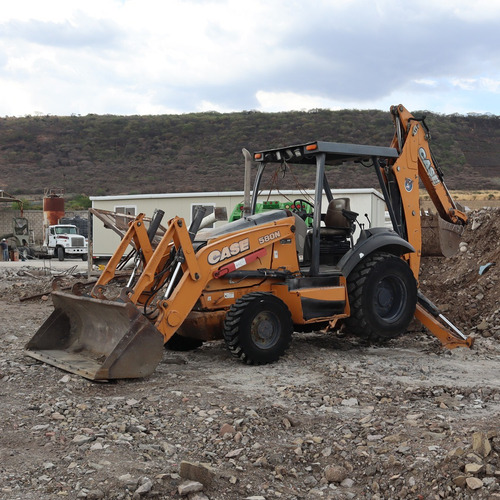 Retroexcavadora Case 580 N 2014