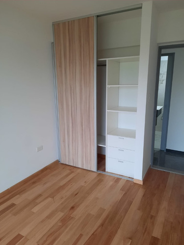 Depto. Tres Ambientes En Semipiso