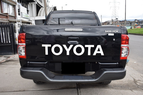 Imagen 6 de 7 de Toyota Hilux 3.0 Cd Srv Cuero I 171cv 4x4 2014