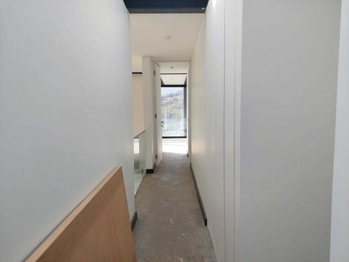 Imagen 10 de 19 de Moderna Casa En La Reserva