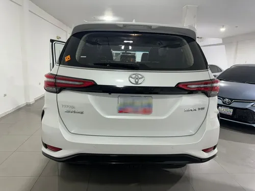 Toyota Fortuner 2024 V6
