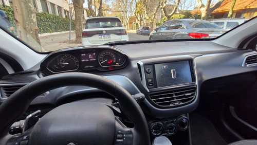 Peugeot 208 1.6 Allure Tiptronic
