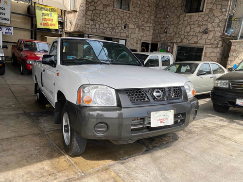 Imagen 3 de 15 de Nissan Np300 2014 2.4 Pick-up Dh Mt