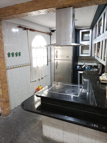 Imagen 4 de 14 de Se Vende Amplia Casa En La Calle Paez El Trigo Abajo Los Teques