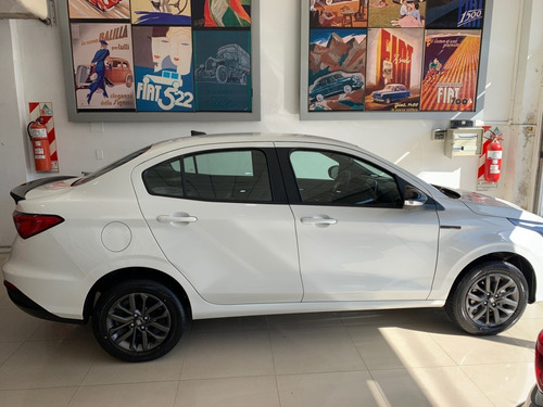 Imagen 2 de 16 de Fiat Cronos Drive 1.3 Pack Conectividad