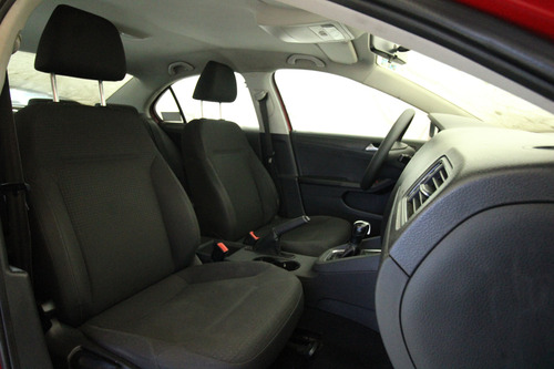 Volkswagen Jetta 2.0 L4 At