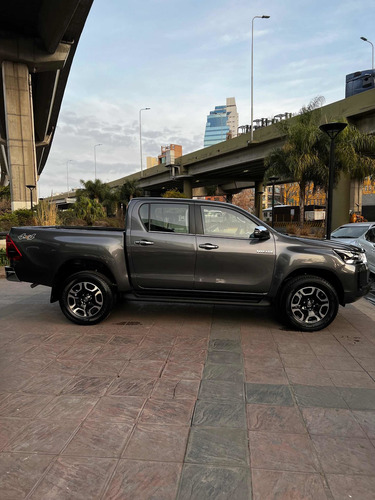 Imagen 7 de 25 de Toyota Hilux 2022 2.8 Cd Srx 177cv 4x4 At Madero Motors