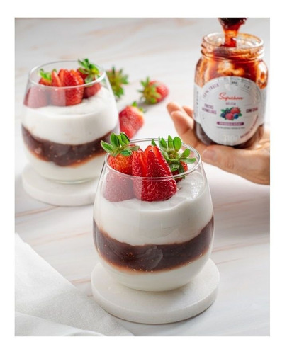 Imagem 2 de 3 de Geleia De Frutas Vermelhas Com Chia 310g - Superbom