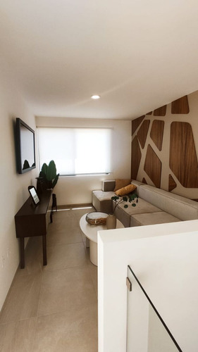 Casa En Venta Entre El Refugio Y Zibata, Estudio O 4ta Recamara, 3.5 Baños