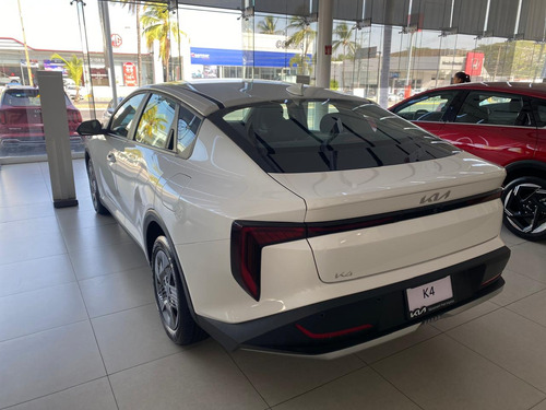 Kia K4 2.0 L Ivt
