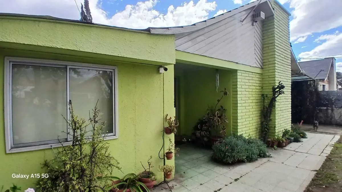 Imagen 2 de 19 de Se Vende Amplia Casa 4d/2b Estacionamientos (114695)