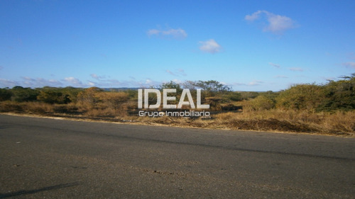 Ideal Vende Terreno 5.500 M2 En Pleno Carretera Nacional Moron Coro Par Vial Excelente Oportunidad De Inversion