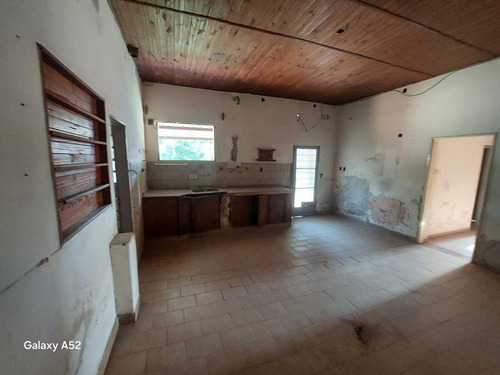 Venta Casa, Salon Comercial Y Gran Terreno Coronda