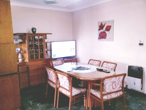 Venta De Casa Ideal Dos Familias Bernal