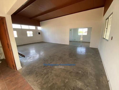 Hermoso Local Comercial A Metros De Costa Urbana