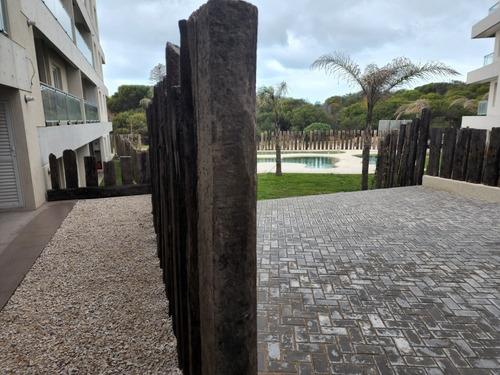 Ubicado En Edificio Dunas Del Mar Frente Al Mar