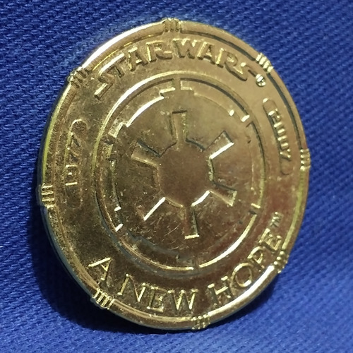 Hasbro 30th Anniversary Star Wars Coin Darth Vader Gold (Usado)