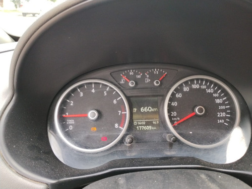 Volkswagen Voyage 1.6 Highline 101cv