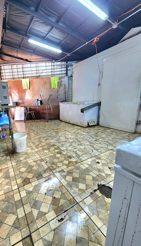 Arriendo Gran Local Comercial En Fundo Del Carmen