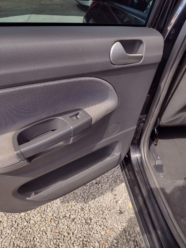 Imagem 15 de 15 de Volkswagem Gol 1.0 Track 2014 Completo Com Rodas