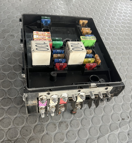 Caja De Fusibles Bora Jetta Golf Passat Audi 2005 - 2010 (Usado)
