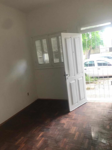 Alquilo Amplia Casa De 2 Dorm Azotea Transita Brazo Oriental