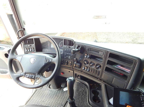 Imagem 6 de 14 de Scania G 420 6x2 2012