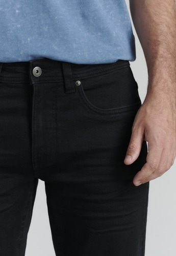 Jeans Básico Bristol Fj Fjs Negro Fw25 Ferouch