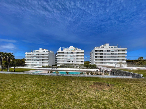 Departamento  En Venta En Playa Brava, Punta Del Este, Punta Del Este / Maldonado