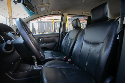 Imagem 8 de 14 de Nissan Grand Livina Sl 1.8 16v (flex) (aut)