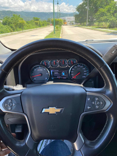 Imagen 11 de 14 de Chevrolet Cheyenne 2018 5.4 2500 Cab Reg Lt Z71 4x4 At