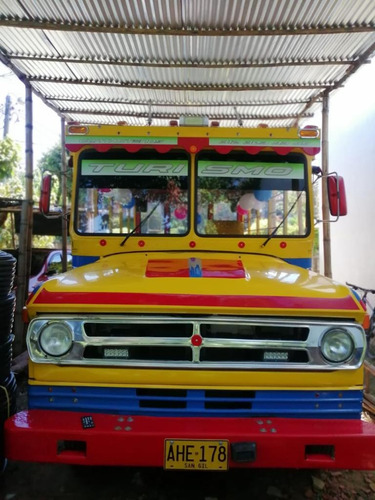 Imagen 3 de 13 de Vendo Hermosa Chiva Rumbera Remodelada 100%