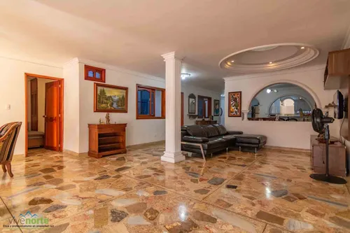 Casa En Venta En Calasanz. Cod V12472