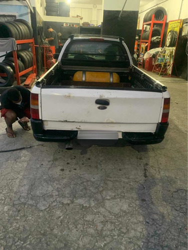 Ford Courier 2006