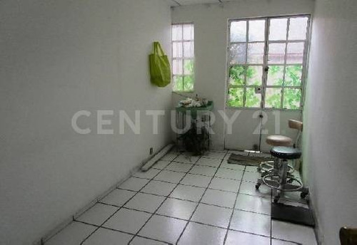 Imagen 5 de 18 de Casa En Condo. En Venta Con Excelente Metraje De Terreno, No Comparte Muros.