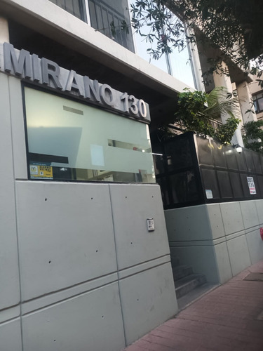 Departamento En Planta Baja, Distribuido En Dos Niveles Con Terraza.