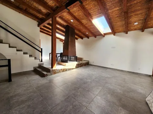Casa En Renta En Colonia Avándaro, Valle De Bravo, Estado De México