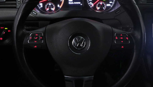 Imagen 8 de 15 de Volkswagen Vento 2.5 Advance Plus Tiptron 170cv - 341534