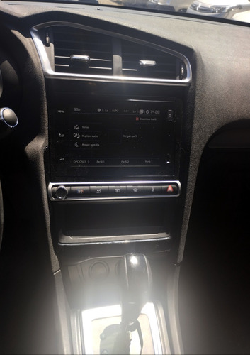 Citroen C4 Lounge Shine At, 2018, Blanco, 120000kms