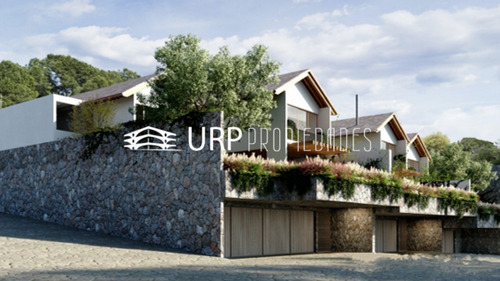 Increíble Desarrollo De 3 Casas En Preventa En El Centro De Valle De Bravo