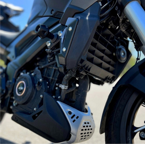 Imagen 11 de 22 de Bajaj Dominar 400 Tourer - Unico Moto Canning
