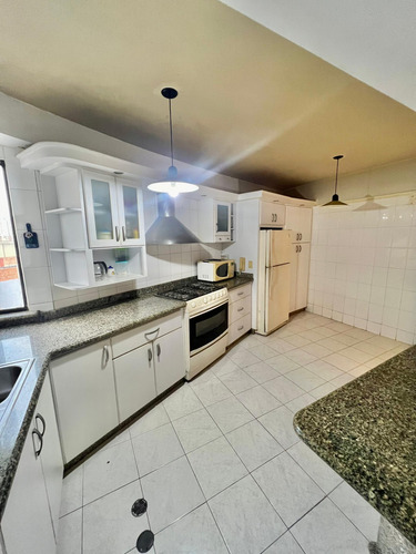 Apartamento En Res. Ineska, Mañongo / Valencia