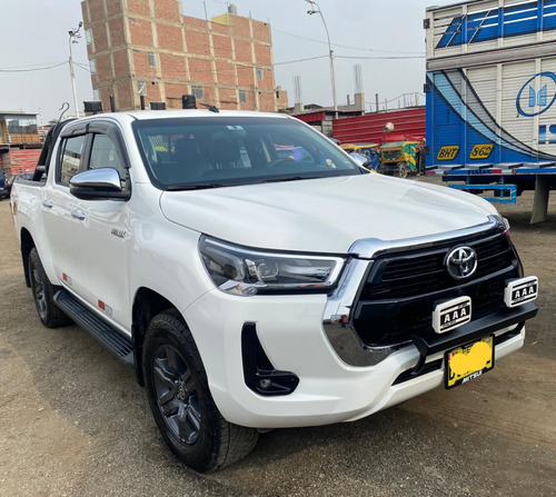 Alquiler De Camionetas Toyota Hilux 4x4    