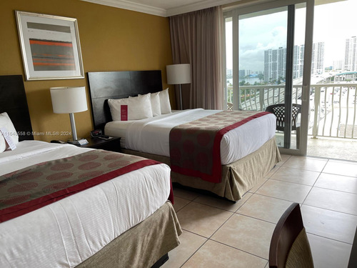 Departamento En Venta - 1 Dormitorio 1 Baño - Cochera - Miami, Florida