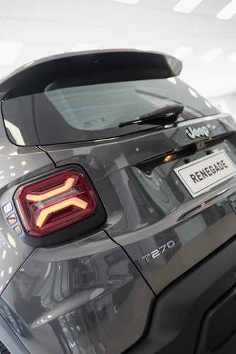 Imagen 3 de 8 de Renegade Sport 1.8l Mt5 4x2 My23