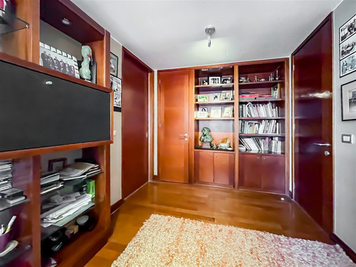 Departamento En Venta De 4 Dorm. En Las Condes