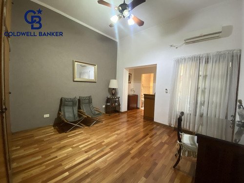 Casa En Venta 8 Ambientes En Boedo