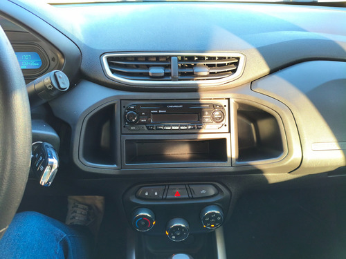 Chevrolet Onix 1.4 Advantage Aut. 5p