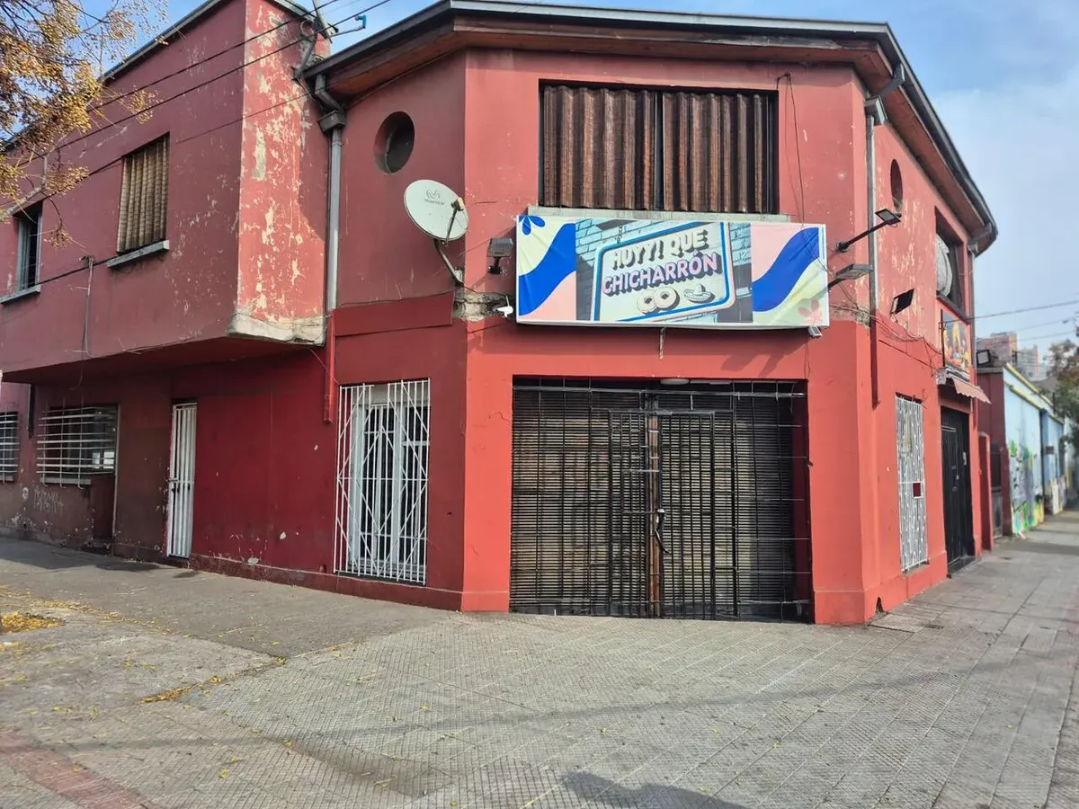 Imagen 2 de 6 de Propiedad En Esquina Con Múltiples Usos