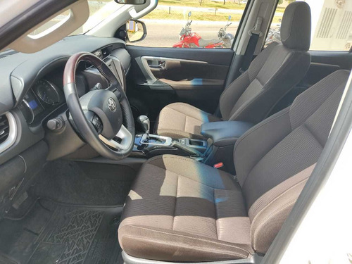 Imagem 9 de 13 de Toyota Sw4 2.7 Sr 7l 4x2 (aut) (flex)